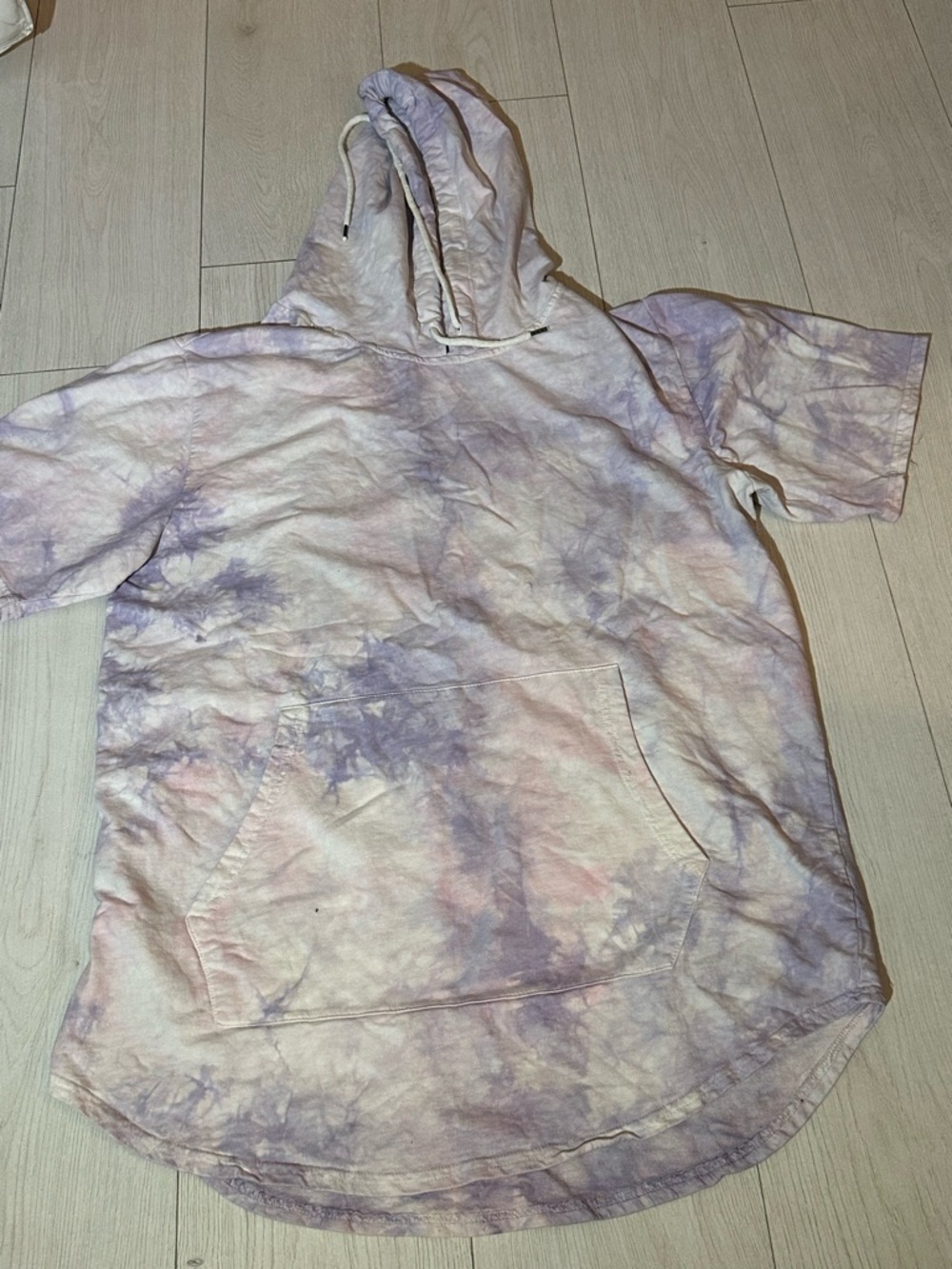 NWOT Elwood tie-dey short sleeve pullover hoodie pink//purple